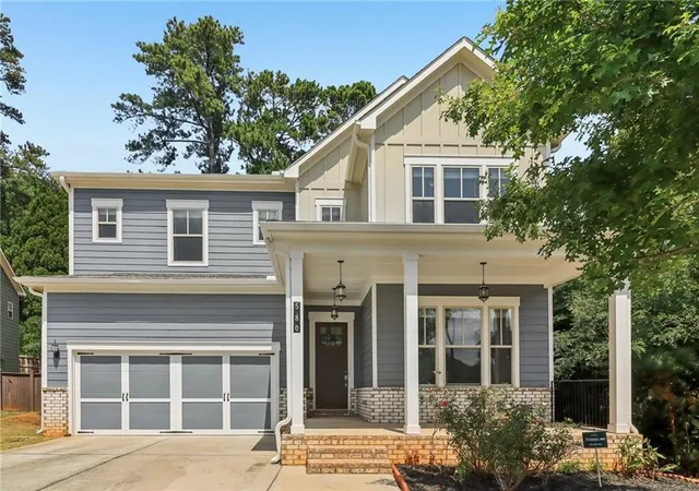 Photo 2 of Single family home for sale at 580 Avondale Hills Dr, Decatur, GA 30032 | MLS# 7830585 | Listing updated on 2026-09-29