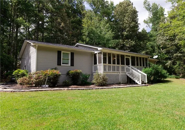 Photo 1 of Single family home for sale at 2641 E Hermitage Rd, Kingston, GA 30145 | MLS# 7829896 | Listing updated on 2026-09-19