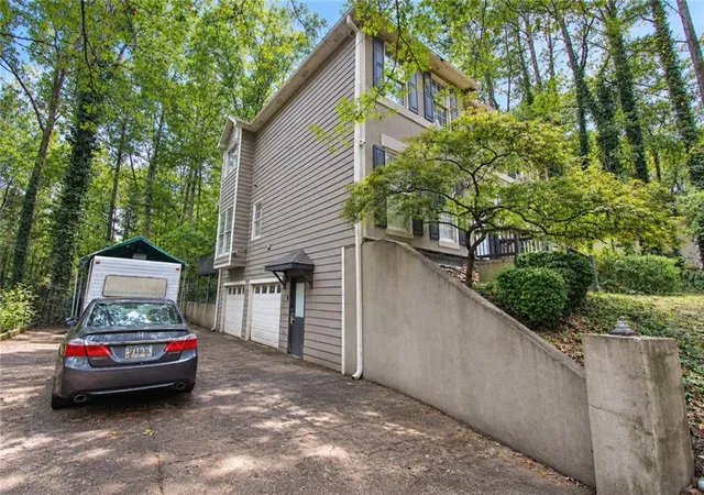 Photo 3 of Single family home for sale at 440 Longwood Ct, Jonesboro, GA 30236 | MLS# 7674416 | Listing updated on 2026-09-10