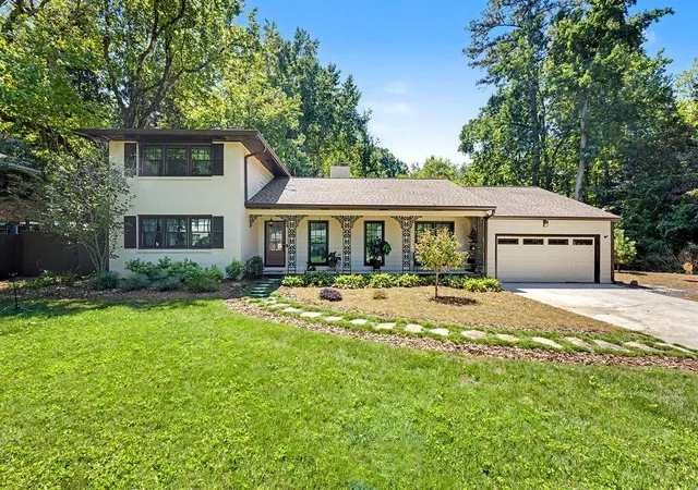 Photo 2 of Single family home for sale at 747 Starlight Ct, Sandy Springs, GA 30342 | MLS# 7830808 | Listing updated on 2026-09-06