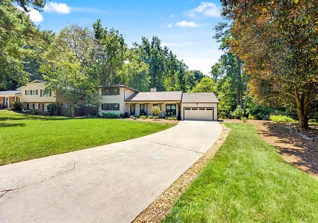 Photo 2 of Single family home for sale at 747 Starlight Ct, Sandy Springs, GA 30342 | MLS# 7830808 | Listing updated on 2026-09-06