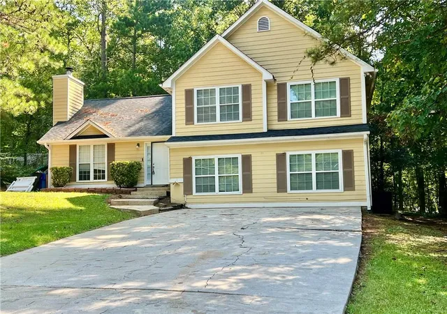 Photo 2 of Single family home for sale at 4010 Marshwood Tr, Atlanta, GA 30349 | MLS# 7841797 | Listing updated on 2026-10-22