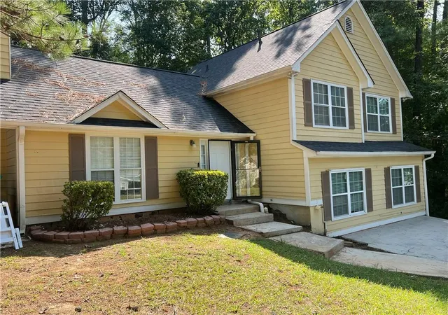 Photo 4 of Single family home for sale at 4010 Marshwood Tr, Atlanta, GA 30349 | MLS# 7841797 | Listing updated on 2026-10-22