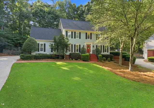 Photo 2 of Sale Pending at 952 Hawkhorn Ct, Alpharetta, GA 30005 | MLS# 7832142 | Listing updated on 2026-09-13