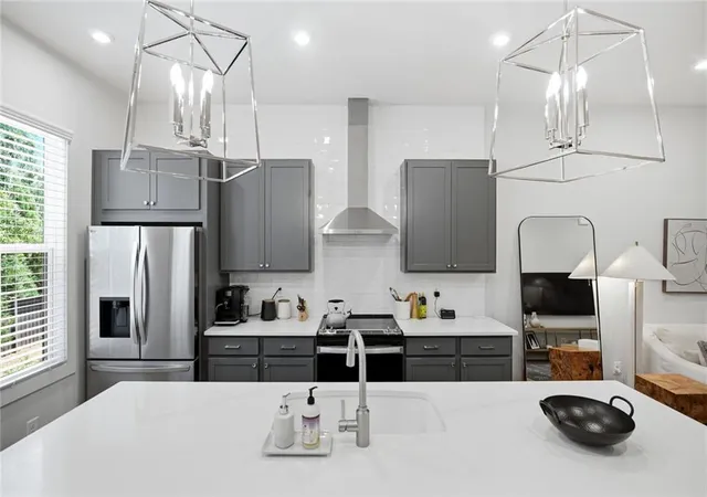 Photo 4 of Townhouse for sale at 317 Dilbeck Pl NE, Atlanta, GA 30342 | MLS# 7830900 | Listing updated on 2026-09-09