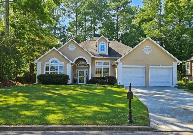 Photo 3 of Single family home for sale at 7007 Surrey Dr, Woodstock, GA 30189 | MLS# 7858128 | Listing updated on 2026-10-29