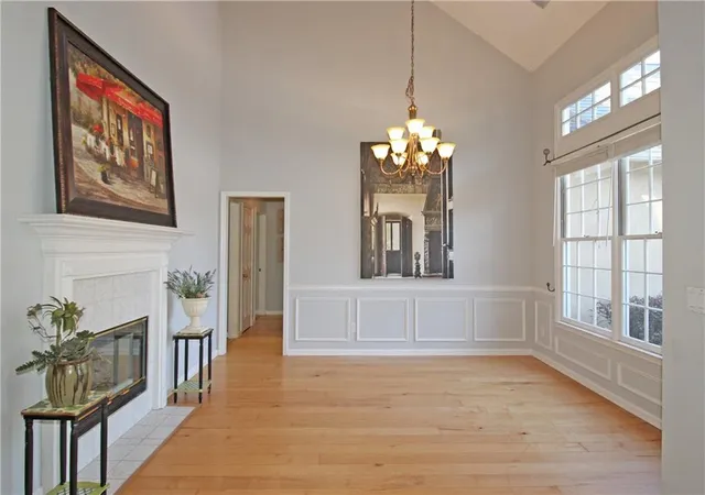 Photo 4 of Single family home for sale at 7007 Surrey Dr, Woodstock, GA 30189 | MLS# 7858128 | Listing updated on 2026-10-29