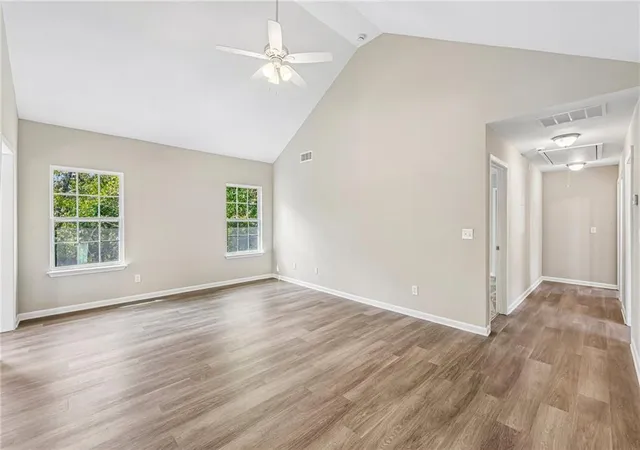 Photo 4 of Single family home for sale at 382 Arlington Ln, Commerce, GA 30529 | MLS# 7835673 | Listing updated on 2026-10-06
