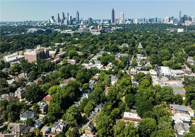 Listing Photo 2 - Condo for sale in building located at 1115 Briarcliff Pl NE, Atlanta, GA 30306 - Unit #6