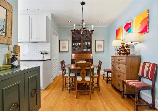 Listing Photo 3 - Condo for sale in building located at 1115 Briarcliff Pl NE, Atlanta, GA 30306 - Unit #6