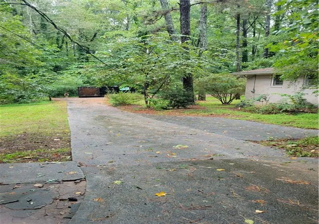 Photo 4 of Single family home for sale at 1482 Spring Valley Ln, Stone Mountain, GA 30087 | MLS# 7852667 | Listing updated on 2026-10-30