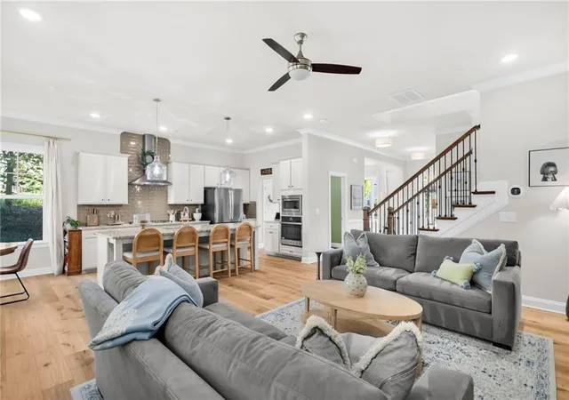 Photo 3 of Sale Pending at 124 Senna St, Marietta, GA 30064 | MLS# 7837732 | Listing updated on 2026-10-07
