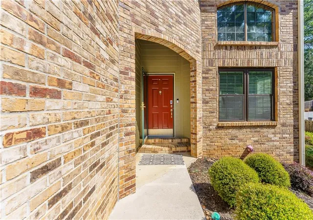 Photo 2 of Sale Pending at 647 Granby Hl Pl, Alpharetta, GA 30022 | MLS# 7837628 | Listing updated on 2026-10-08