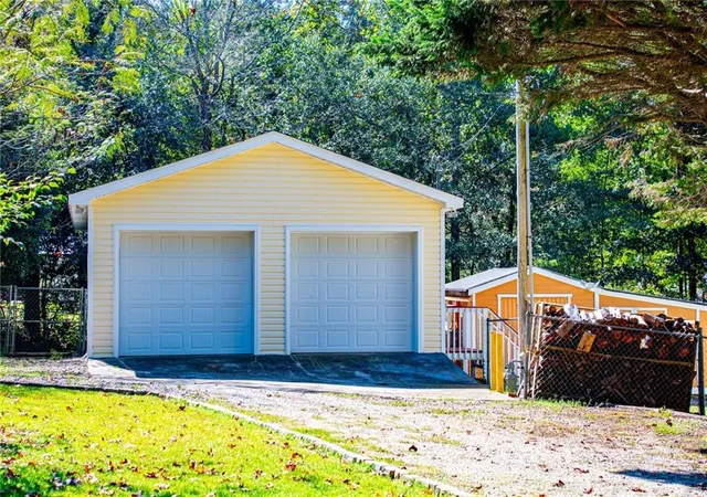Photo 2 of Sale Pending at 182 N Laurel Tr, Carrollton, GA 30116 | MLS# 7853964 | Listing updated on 2026-10-26
