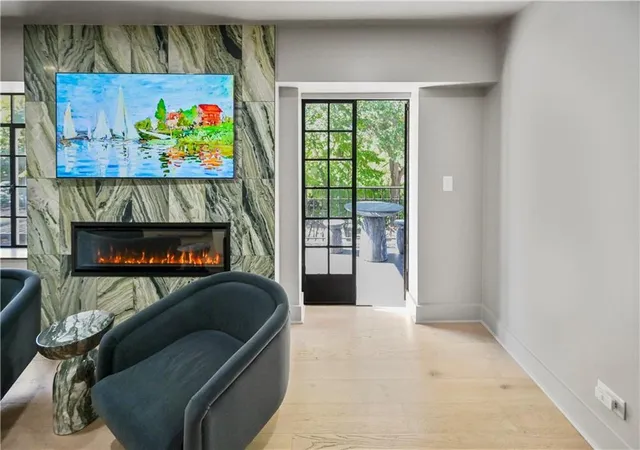Listing Photo 1 - Condo for sale in building located at 3648 Peachtree Rd Ne, Atlanta, GA 30319 - Unit #2E