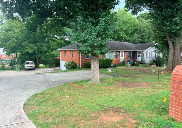 Photo 2 of Single family home for sale at 2195 Trailwood Dr, Smyrna, GA 30080 | MLS# 7829133 | Listing updated on 2026-09-03