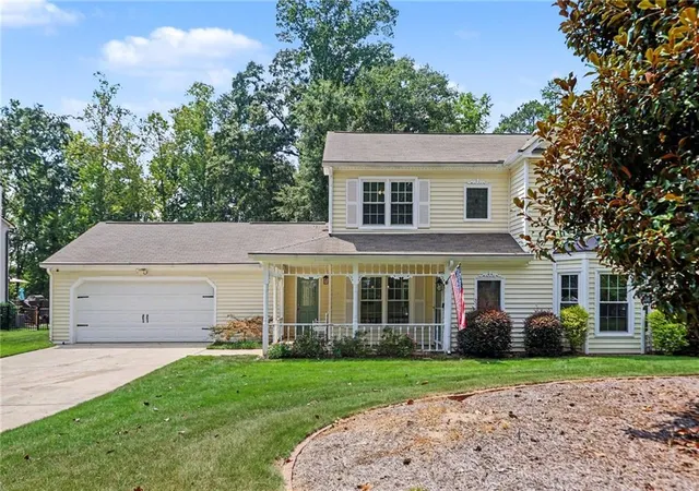 Photo 2 of Single family home for sale at 111 Edgewater Way, Peachtree City, GA 30269 | MLS# 7833556 | Listing updated on 2026-09-10