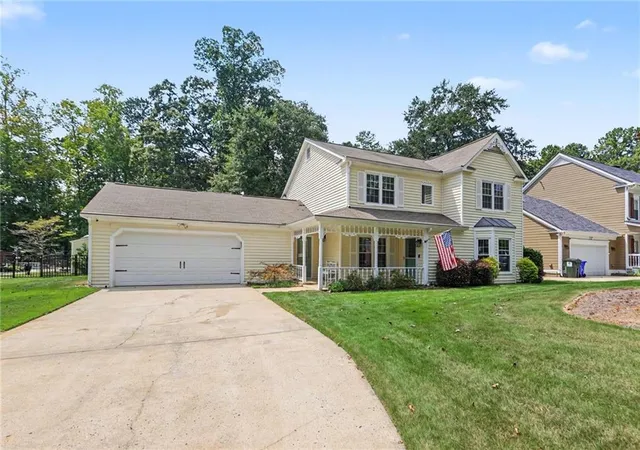 Photo 2 of Single family home for sale at 111 Edgewater Way, Peachtree City, GA 30269 | MLS# 7833556 | Listing updated on 2026-09-10