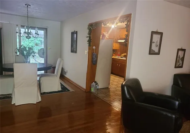 Photo 4 of Single family home for sale at 1723 Fort Valley Dr SW, Atlanta, GA 30311 | MLS# 7812304 | Listing updated on 2026-09-15