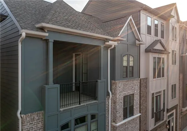 Photo 2 of Single family home for sale at 529 Broadview Pl, Atlanta, GA 30324 | MLS# 7834384 | Listing updated on 2026-09-11