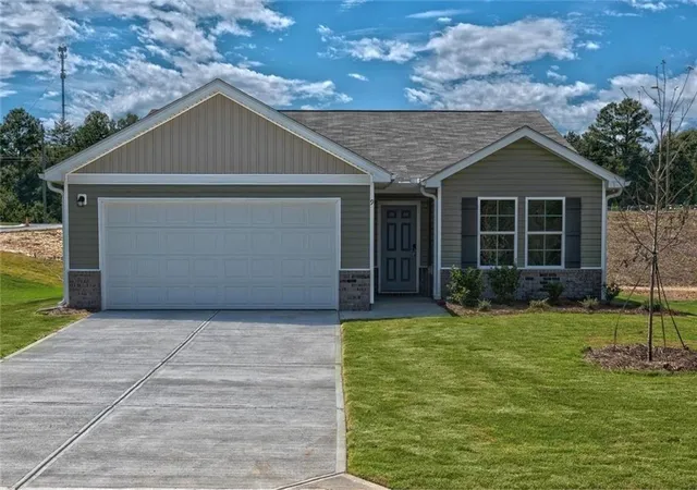 Photo 1 of Sale Pending at 9 Barron Ct, Chatsworth, GA 30705 | MLS# 7762167 | Listing updated on 2026-10-19
