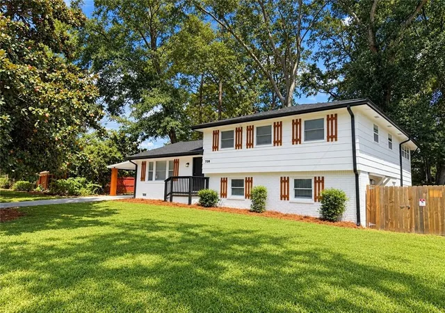 Photo 2 of Single family home for sale at 728 S Carter Dr, Jonesboro, GA 30236 | MLS# 7836112 | Listing updated on 2026-09-11