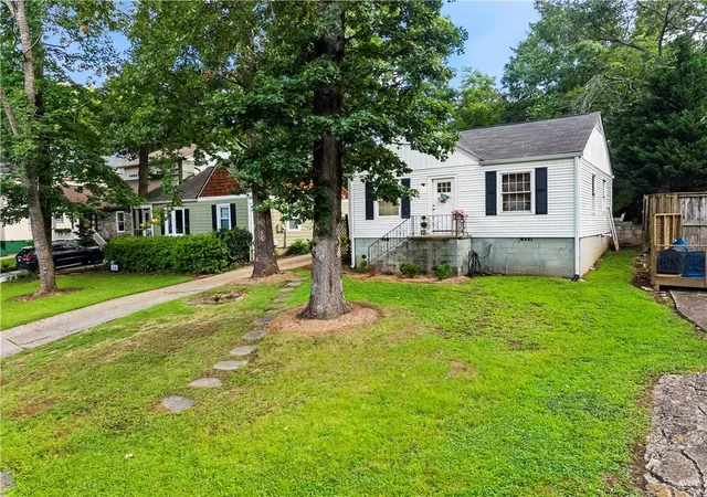 Photo 2 of Single family home for sale at 1467 Hawthorne Ave Nw, Atlanta, GA 30309 | MLS# 7835095 | Listing updated on 2026-09-11