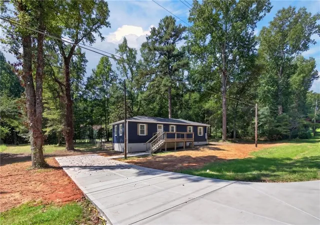Photo 1 of Single family home for sale at 2708 E County Line Rd, Lithia Springs, GA 30122 | MLS# 7832181 | Listing updated on 2026-09-05