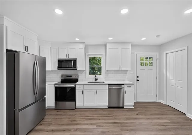 Photo 4 of Single family home for sale at 2708 E County Line Rd, Lithia Springs, GA 30122 | MLS# 7832181 | Listing updated on 2026-09-05