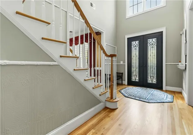 Photo 3 of Sale Pending at 2223 Austin Lake Dr SE, Smyrna, GA 30082 | MLS# 7822453 | Listing updated on 2026-09-27