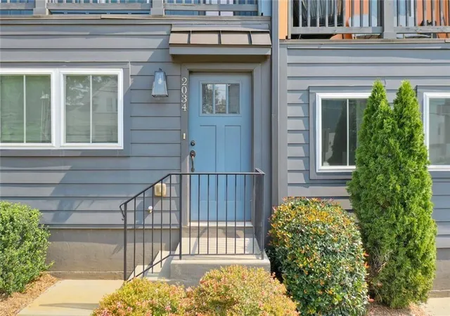 Photo 2 of Sale Pending at 2034 Se Bixby Byway Dr, Atlanta, GA 30317 | MLS# 7816407 | Listing updated on 2026-09-28