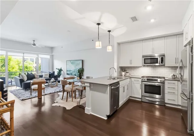 Photo 3 of Condo for sale at 1100 Howell Ml Rd NW #204, Atlanta, GA 30318 | MLS# 7805737 | Listing updated on 2026-09-03