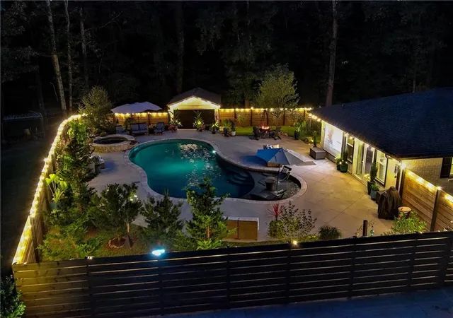 Photo 3 of Single family home for sale at 4064 Covered Brg Rd Sw, Smyrna, GA 30082 | MLS# 7835251 | Listing updated on 2026-09-12