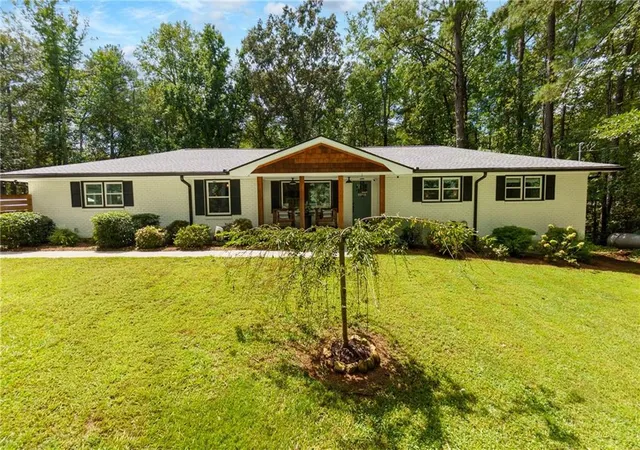 Photo 4 of Single family home for sale at 4064 Covered Brg Rd SW, Smyrna, GA 30082 | MLS# 7835251 | Listing updated on 2026-09-12