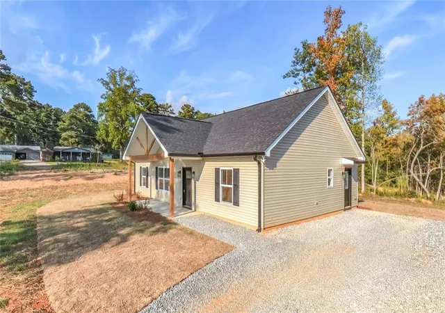 Photo 2 of Sale Pending at 391 Broadway St, Tallapoosa, GA 30176 | MLS# 7840816 | Listing updated on 2026-09-30