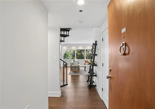 Listing Photo 3 - Condo for sale in building located at 1130 Piedmont Ave Ne, Atlanta, GA 30309 - Unit #1002