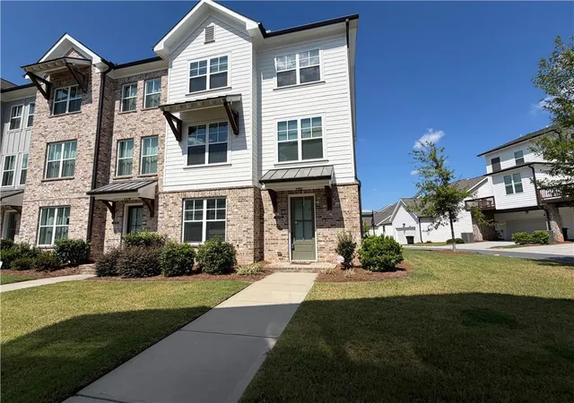 Photo 3 of Townhouse for sale at 3488 Reaping Ridge, Suwanee, GA 30024 | MLS# 7821054 | Listing updated on 2026-09-01
