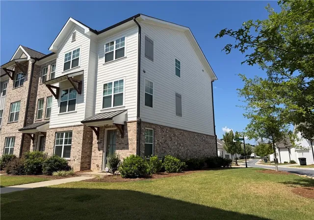 Photo 3 of Townhouse for sale at 3488 Reaping Ridge, Suwanee, GA 30024 | MLS# 7821054 | Listing updated on 2026-09-01
