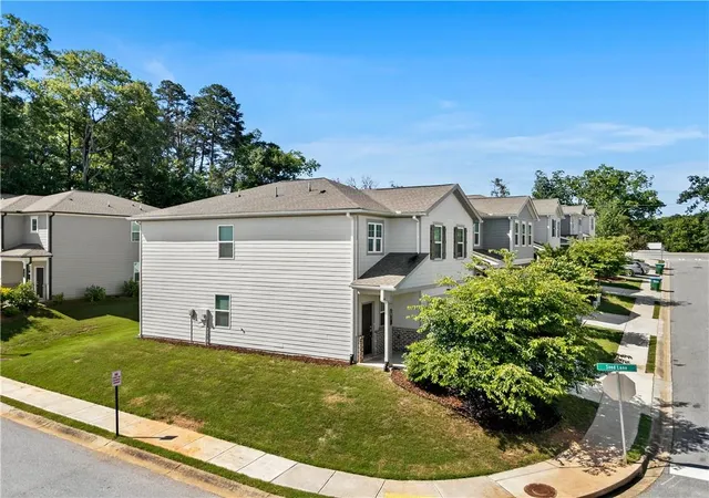 Photo 3 of Single family home for sale at 44 Wynn Way, Pendergrass, GA 30567 | MLS# 7842151 | Listing updated on 2026-09-26