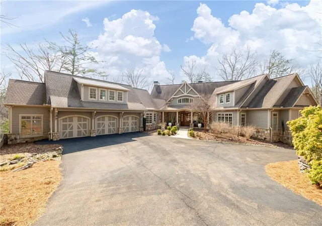 Photo 3 of Single family home for sale at 928 Black Bear Trl, Jasper, GA 30143 | MLS# 7829804 | Listing updated on 2026-09-01