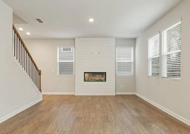 Photo 4 of Single family home for sale at 8039 Joyce Way, Fairburn, GA 30213 | MLS# 7857131 | Listing updated on 2026-10-22