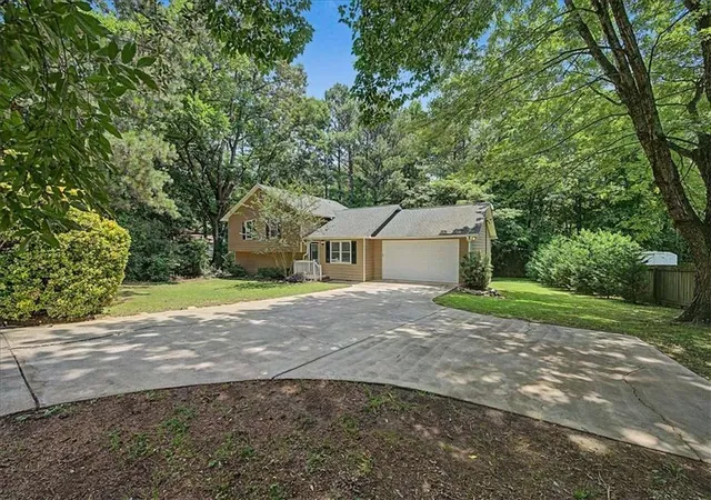 Photo 1 of Single family home for sale at 558 Peeples Valley Rd Ne, Cartersville, GA 30121 | MLS# 7822451 | Listing updated on 2026-09-08