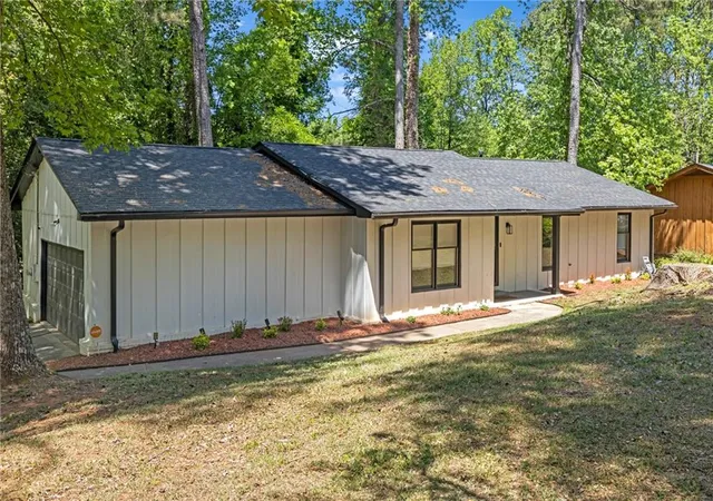 Photo 2 of Single family home for sale at 3352 Idlecreek Way, Decatur, GA 30034 | MLS# 7815256 | Listing updated on 2026-09-25