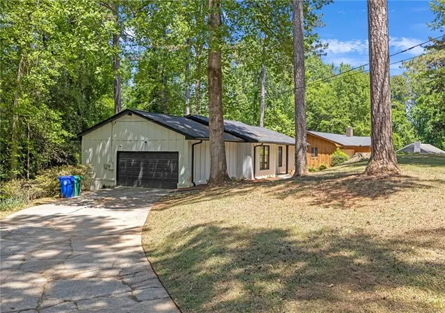 Photo 3 of Single family home for sale at 3352 Idlecreek Way, Decatur, GA 30034 | MLS# 7815256 | Listing updated on 2026-09-25