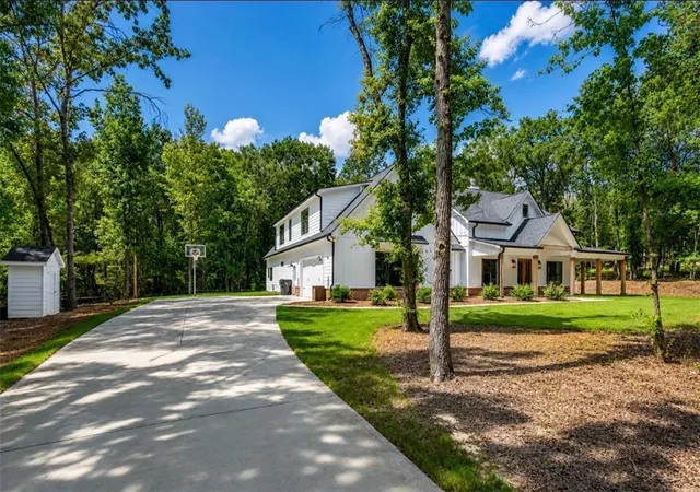 Photo 2 of Single family home for sale at 16 Stratford Way, Kingston, GA 30145 | MLS# 7830043 | Listing updated on 2026-09-03