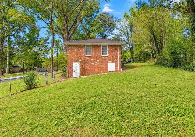 Photo 2 of Sale Pending at 556 Monticello Dr SW, Mableton, GA 30126 | MLS# 7857603 | Listing updated on 2026-10-28