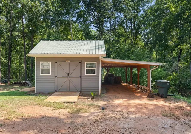 Photo 4 of Sale Pending at 8610 Sandy Run Rd, Sparta, GA 31087 | MLS# 7832613 | Listing updated on 2026-10-08