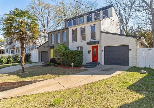 Photo 1 of Townhouse for sale at 549 Ne Parkway Dr, Atlanta, GA 30308 | MLS# 7838983 | Listing updated on 2026-10-25