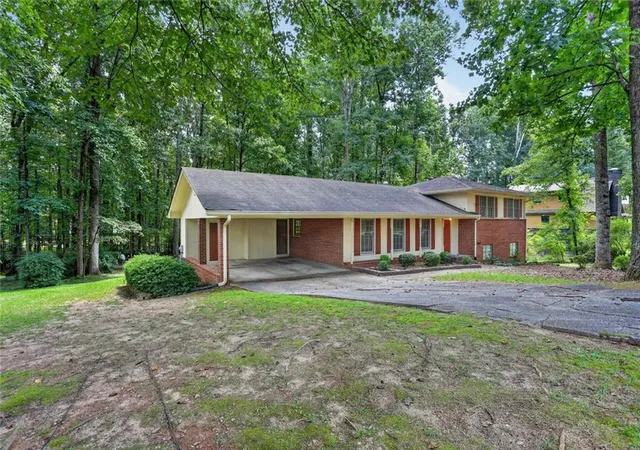 Photo 2 of Single family home for sale at 9278 Seminole Rd, Jonesboro, GA 30236 | MLS# 7832395 | Listing updated on 2026-09-04