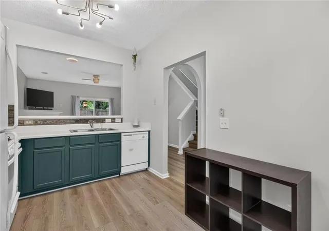 Photo 4 of Townhouse for sale at 35 Pearl Chambers Dr, Dawsonville, GA 30534 | MLS# 7857987 | Listing updated on 2026-10-23
